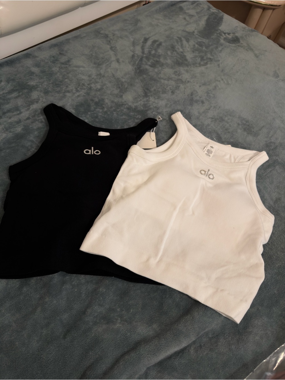 Yoga  Ribbed Tank Top - Black & White